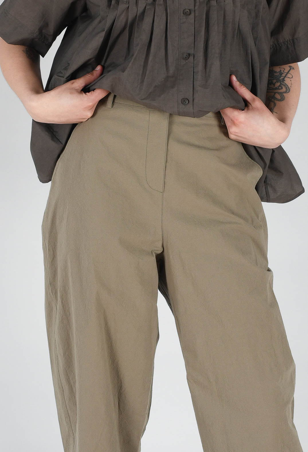 Balloon Leg Cropped Trousers in Brown