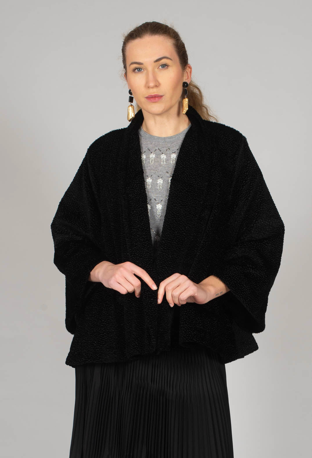 Textured Cape in Black