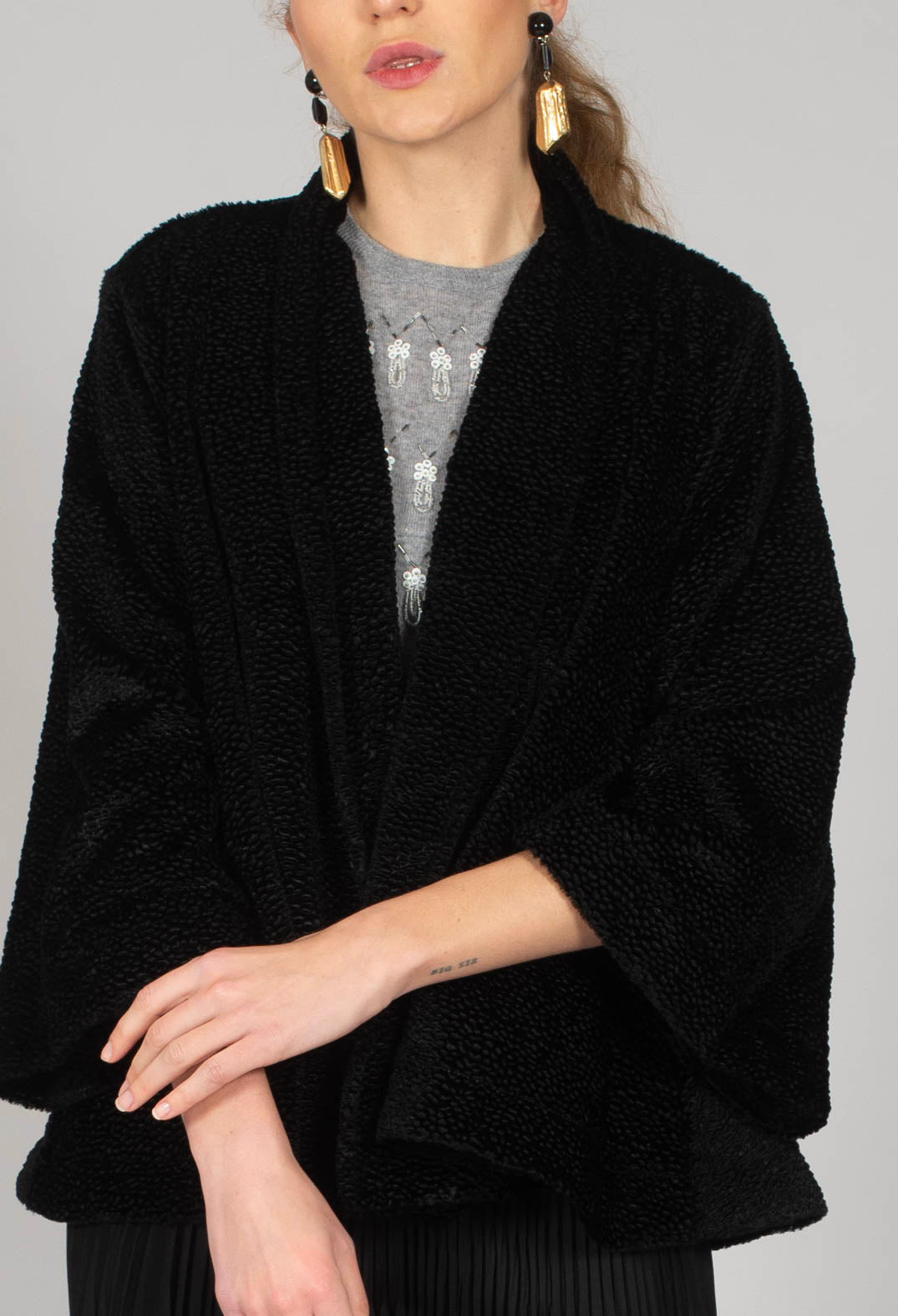 Textured Cape in Black