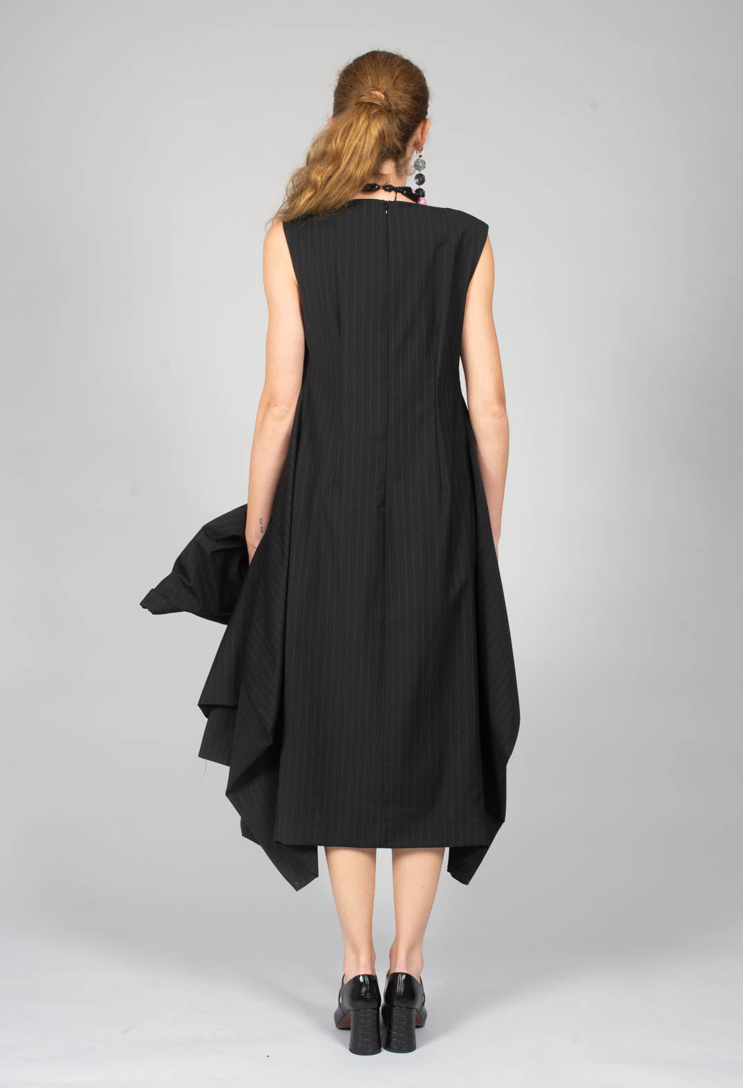 Sleeveless Smock Dress in Nero