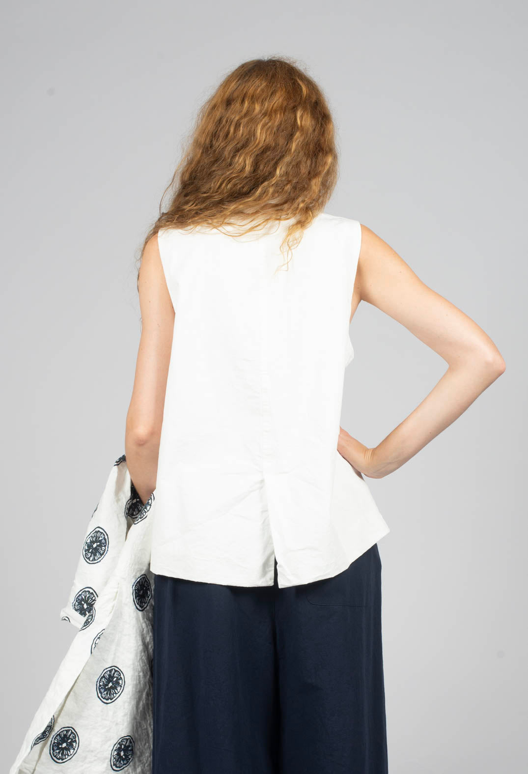 Sleeveless Blazer CC in Milk