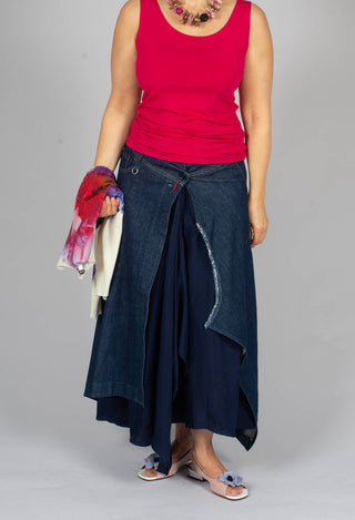 Astoni Shment Skirt in Navy