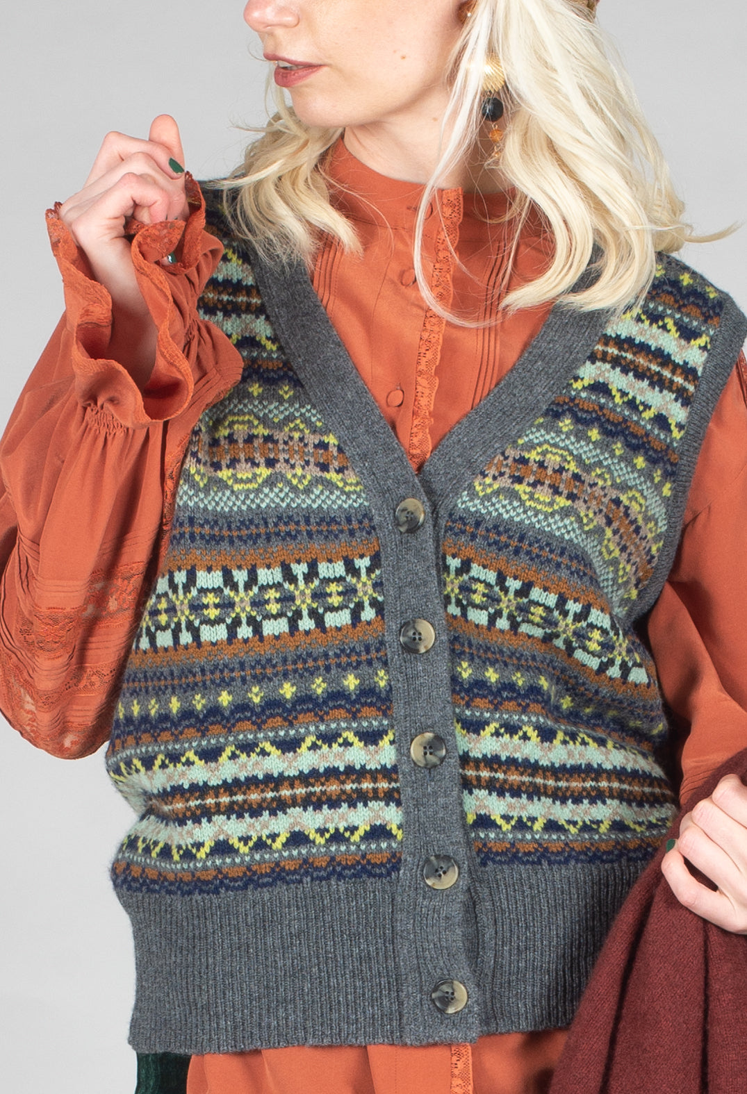 Kinross Waistcoat in Garnet