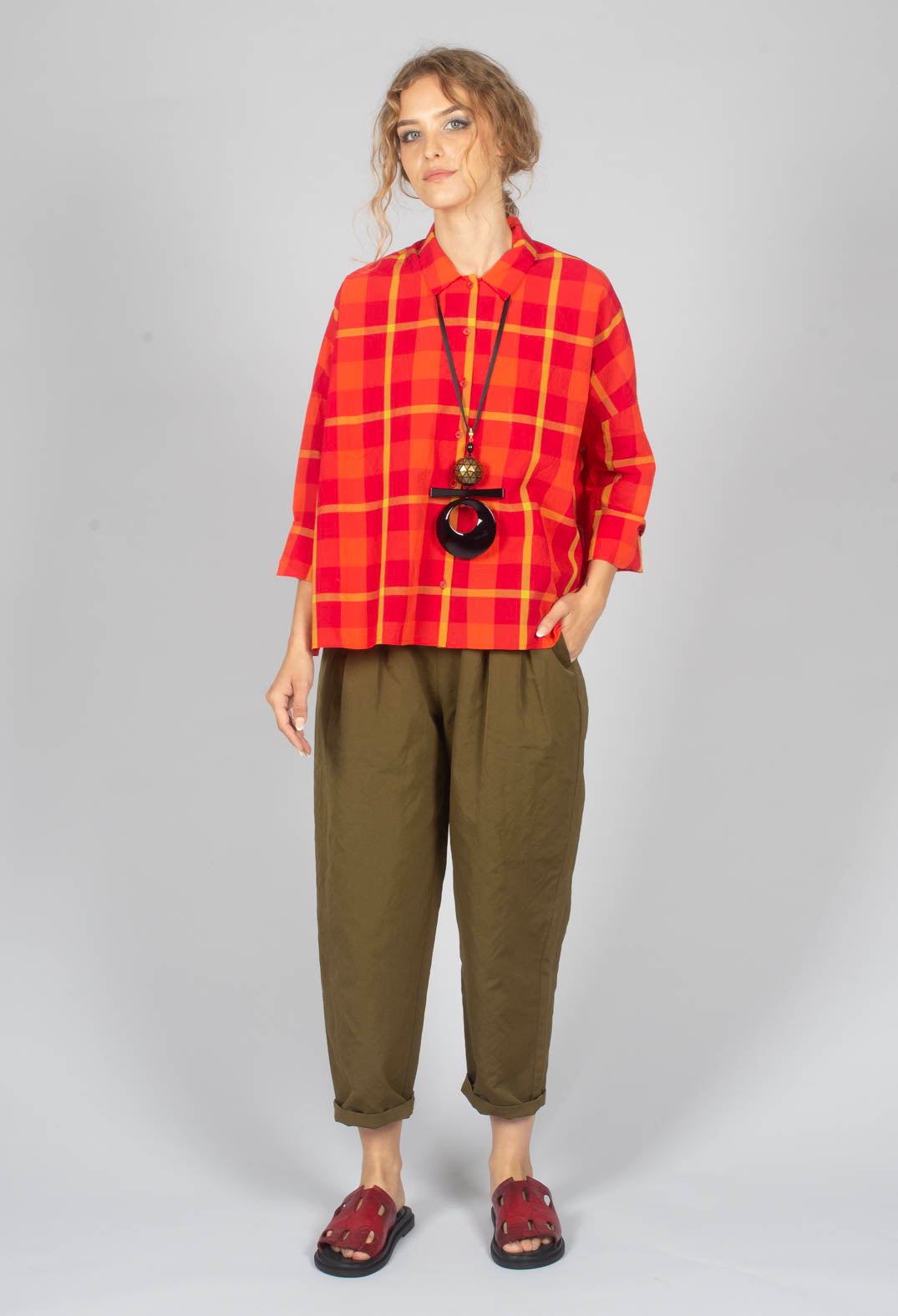 Barrel Leg Trouser in Military Green