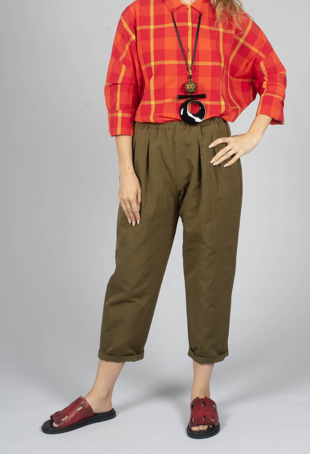 Barrel Leg Trouser in Military Green