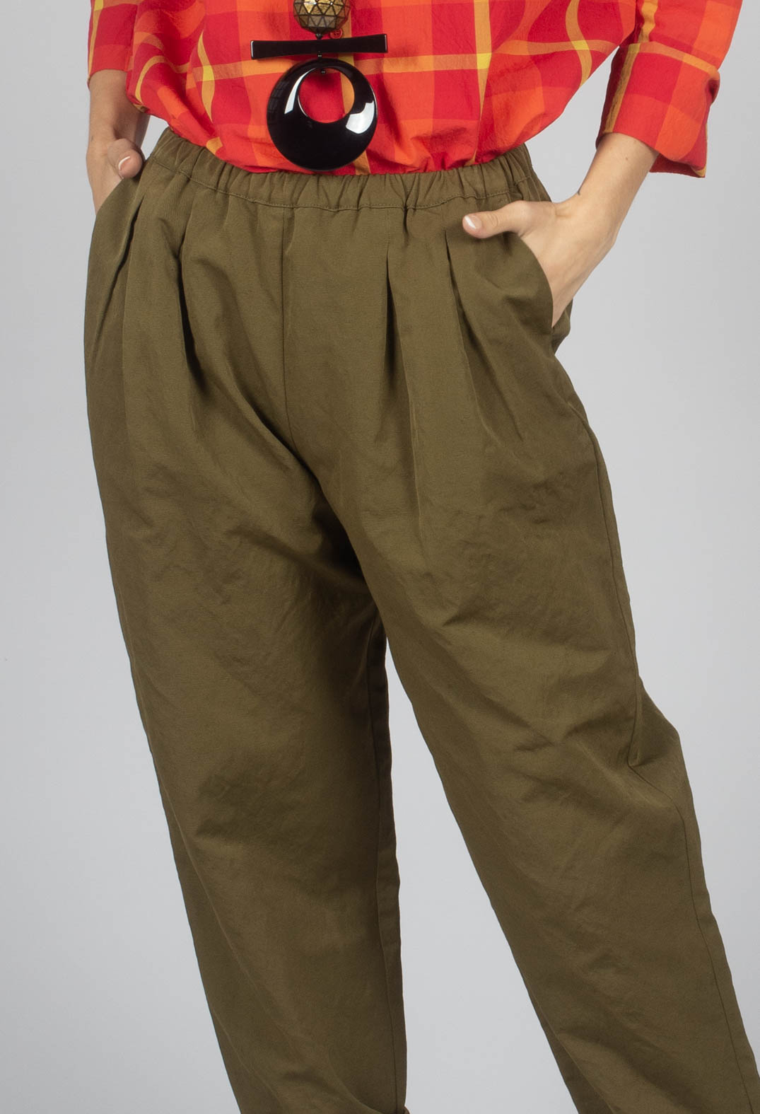 Barrel Leg Trouser in Military Green