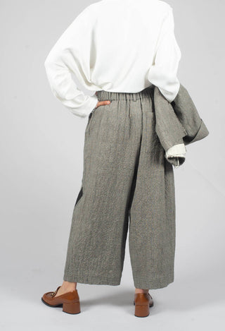 Cropped Trousers in Black and White
