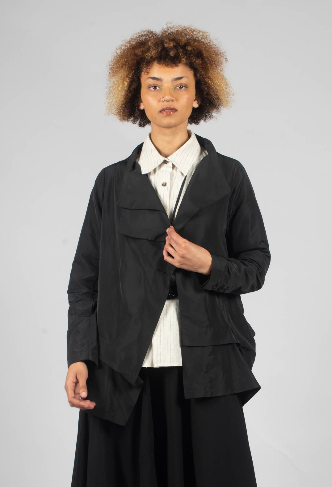 Open Collar Jacket with Hemline Feature in Black