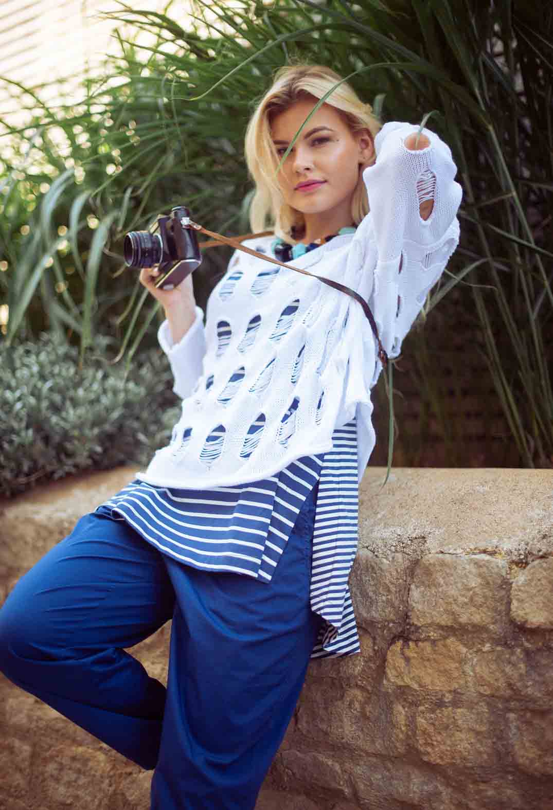 Distressed Hole Pullover in White