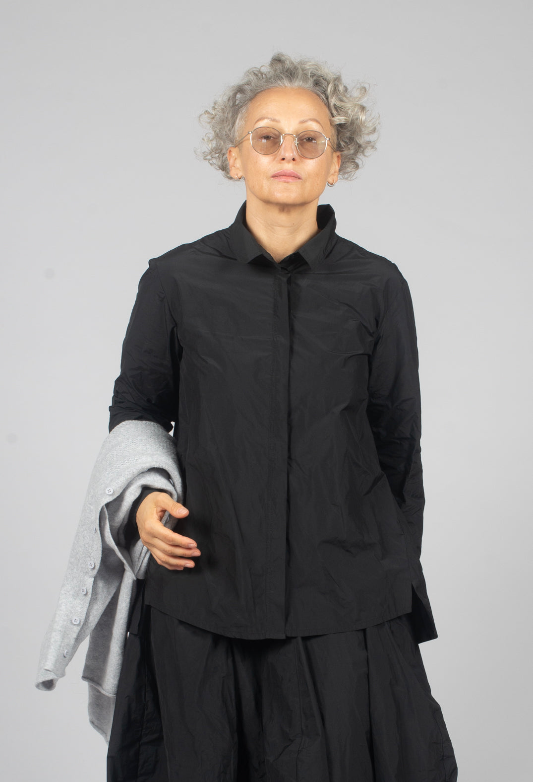 Shirt with Pleated Back in Black - 3300401