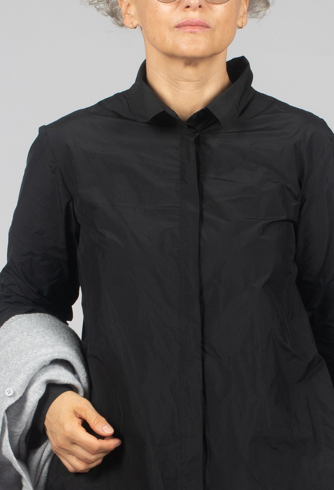 Shirt with Pleated Back in Black - 3300401