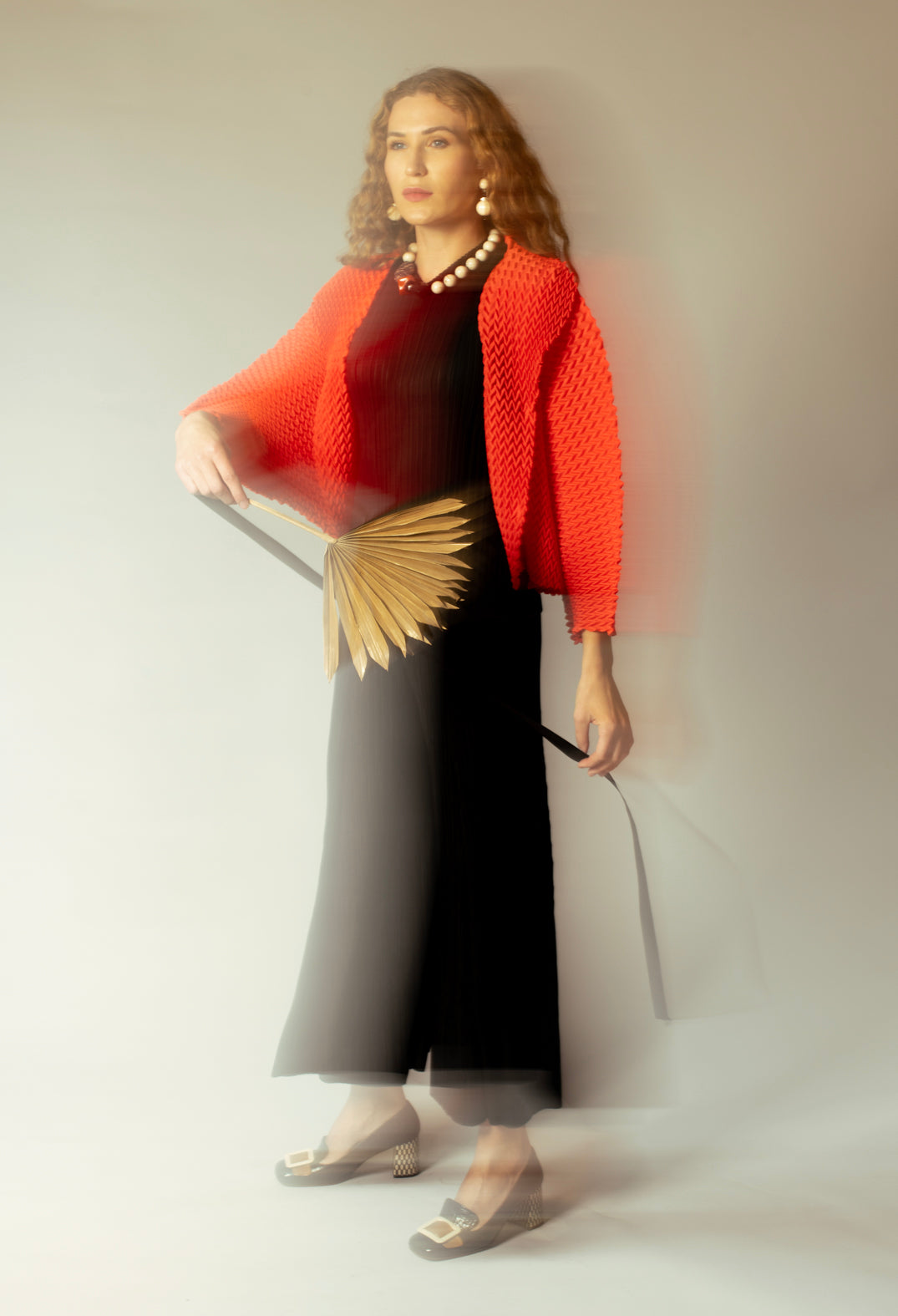 Simply Pleat Trousers in Black