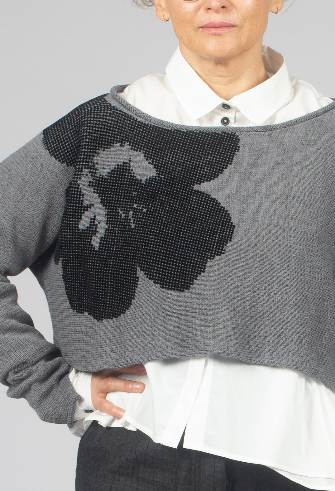 Cropped Jumper in Dark Grey with Blackflock - 3720705