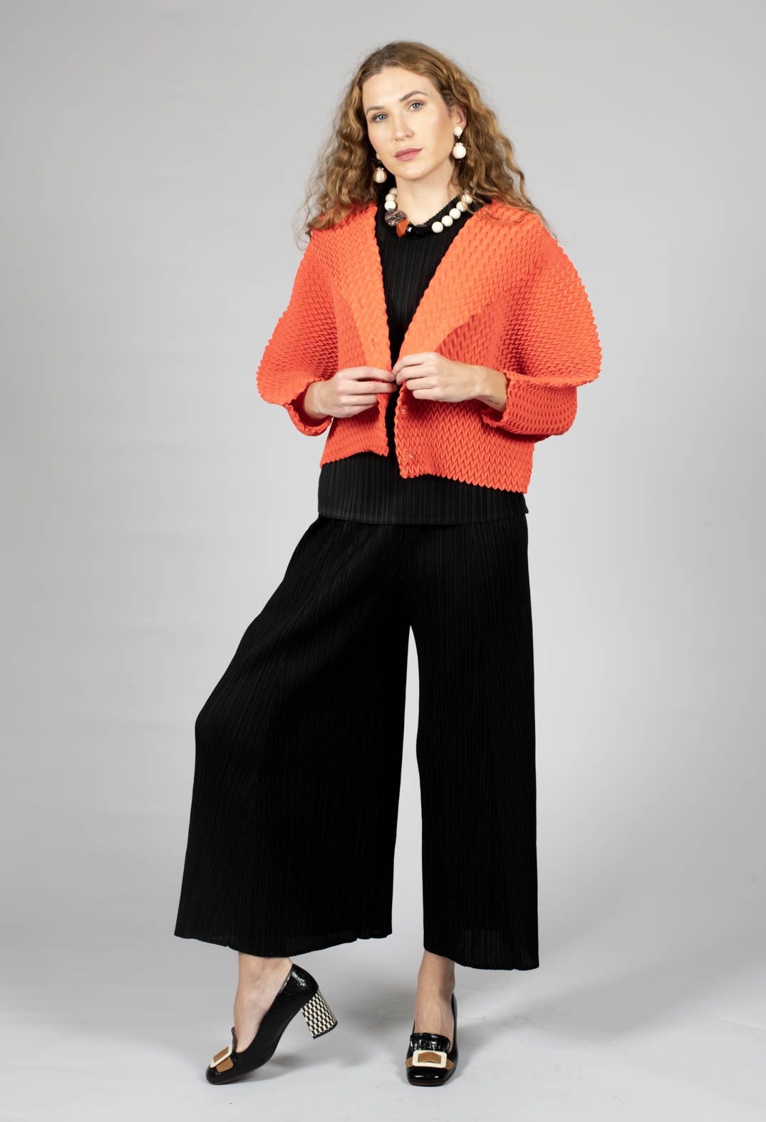 Simply Pleat Trousers in Black