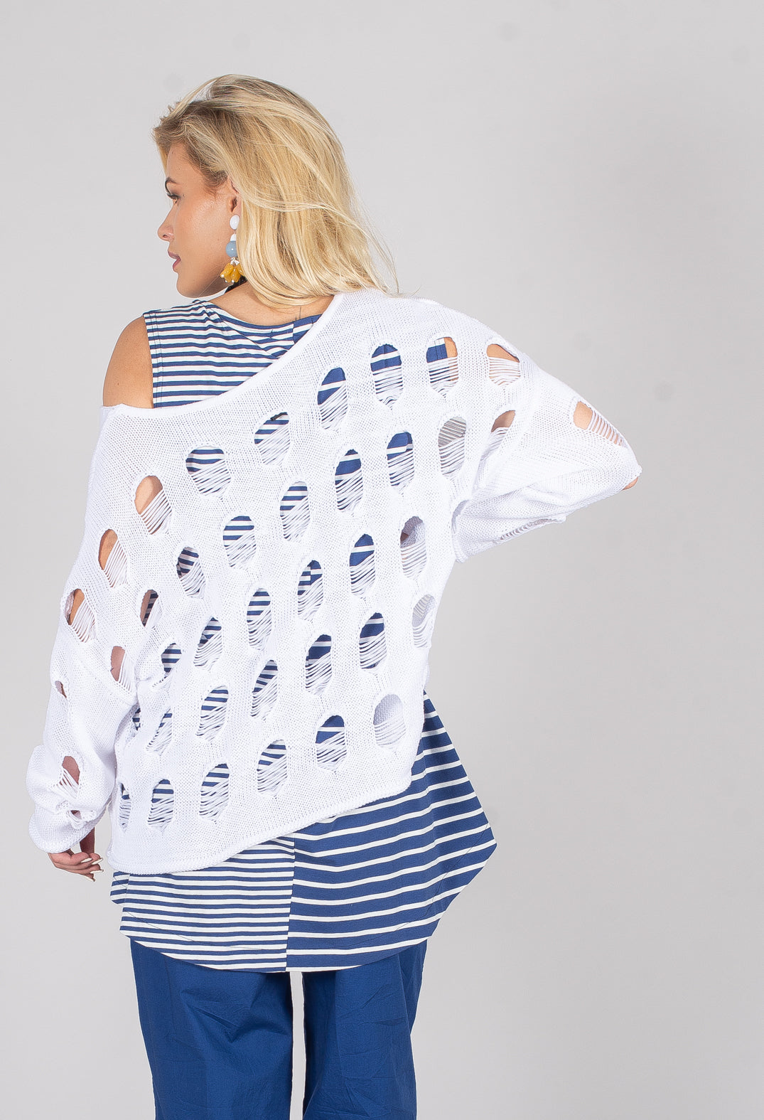 Distressed Hole Pullover in White