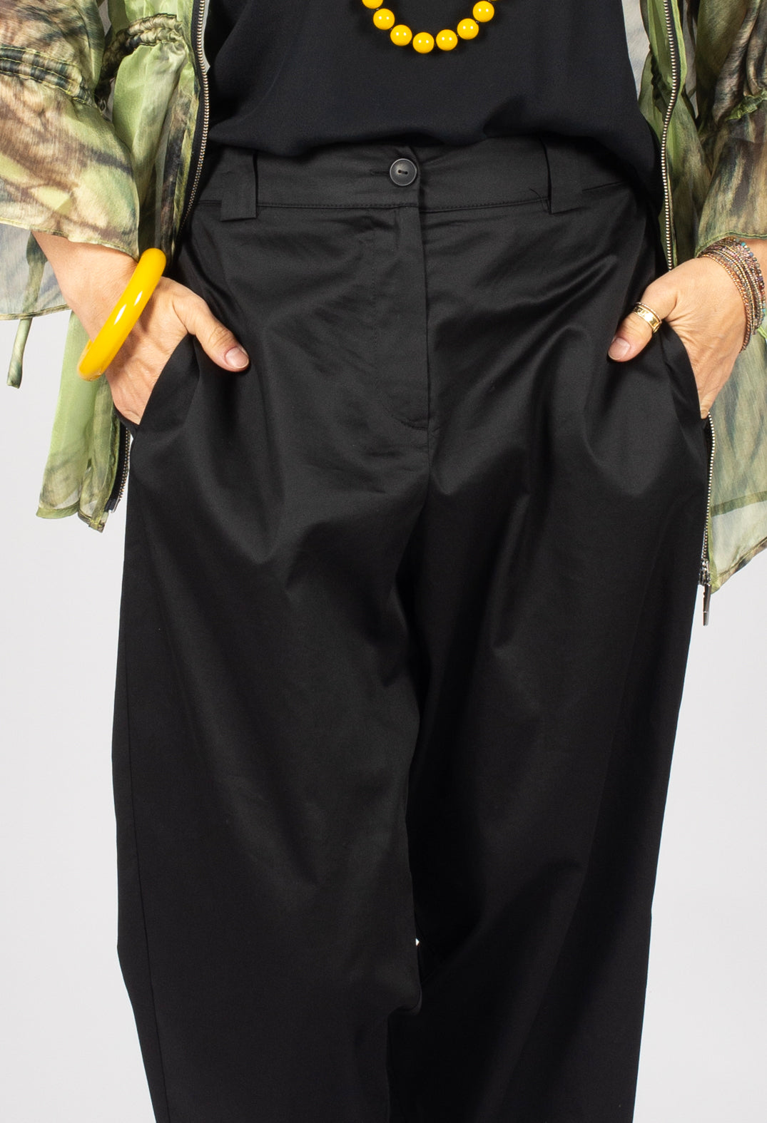 Straight Leg Trouser in Black