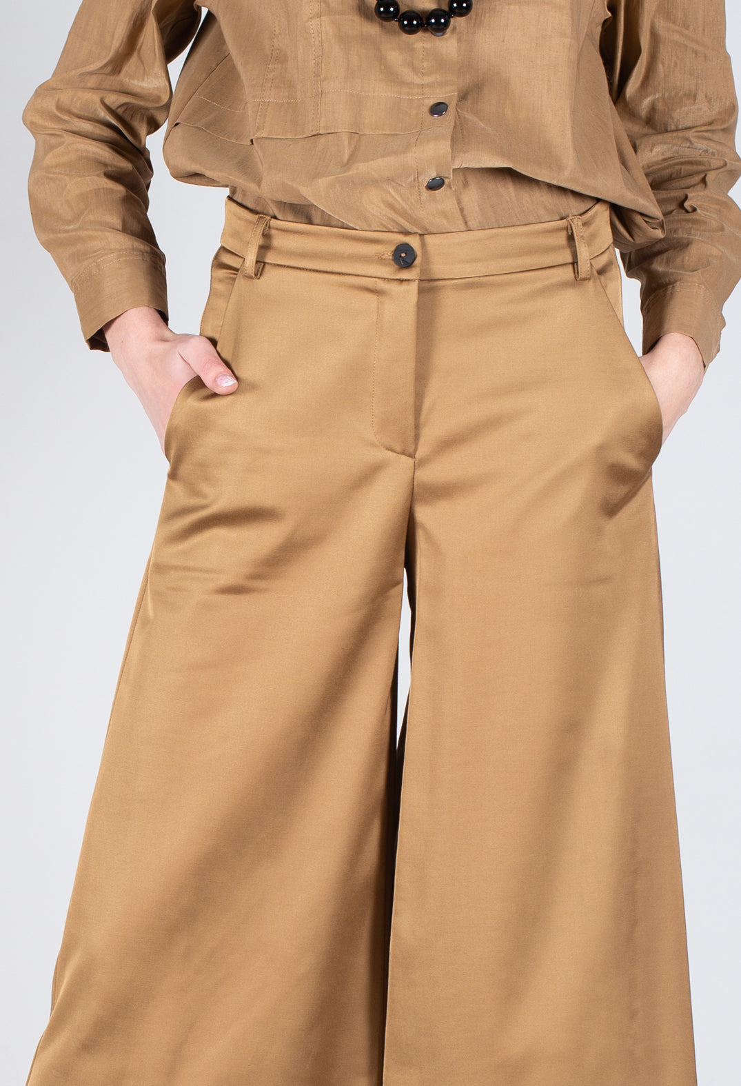 Wide Leg Trousers in Brown