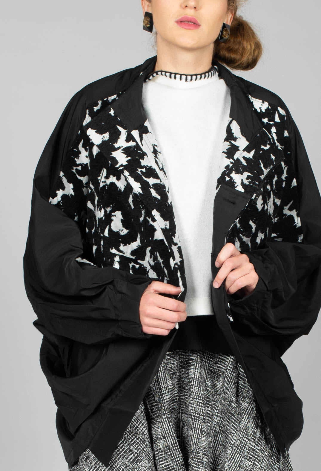 Zip Up Collarless Jacket in Black