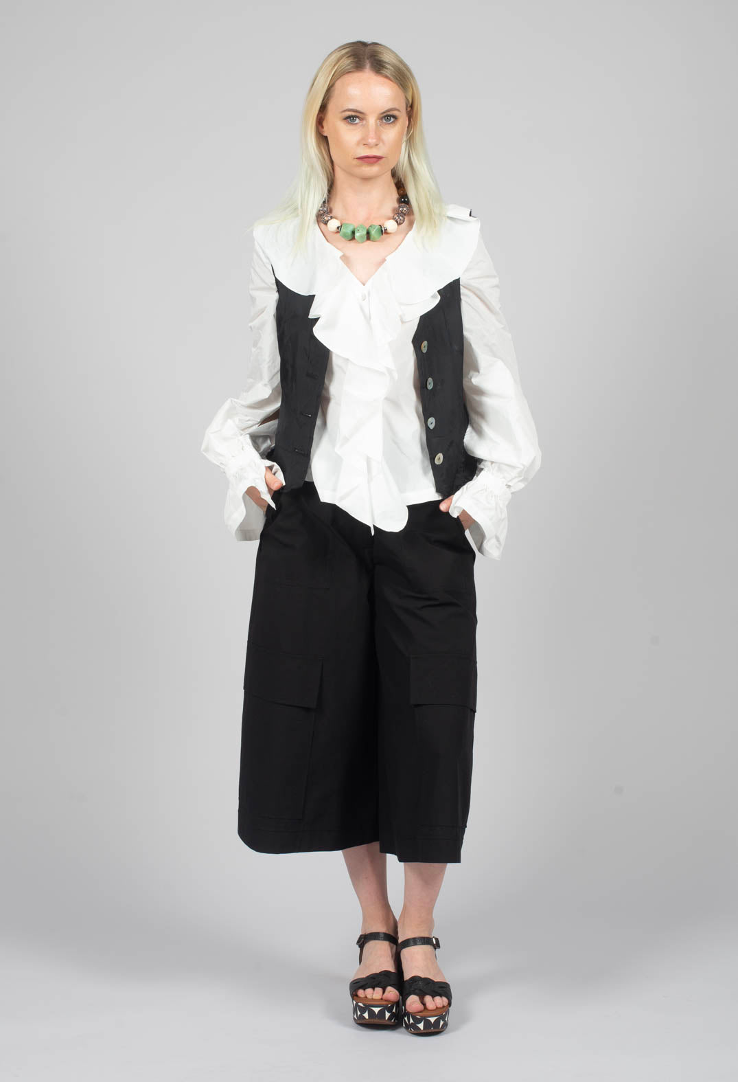 Kats Vest in Black