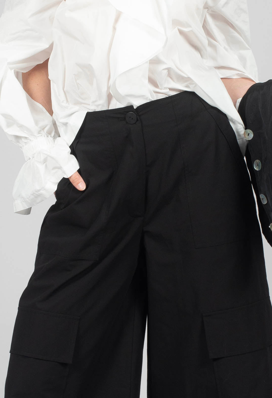 Hiso Pants in Black