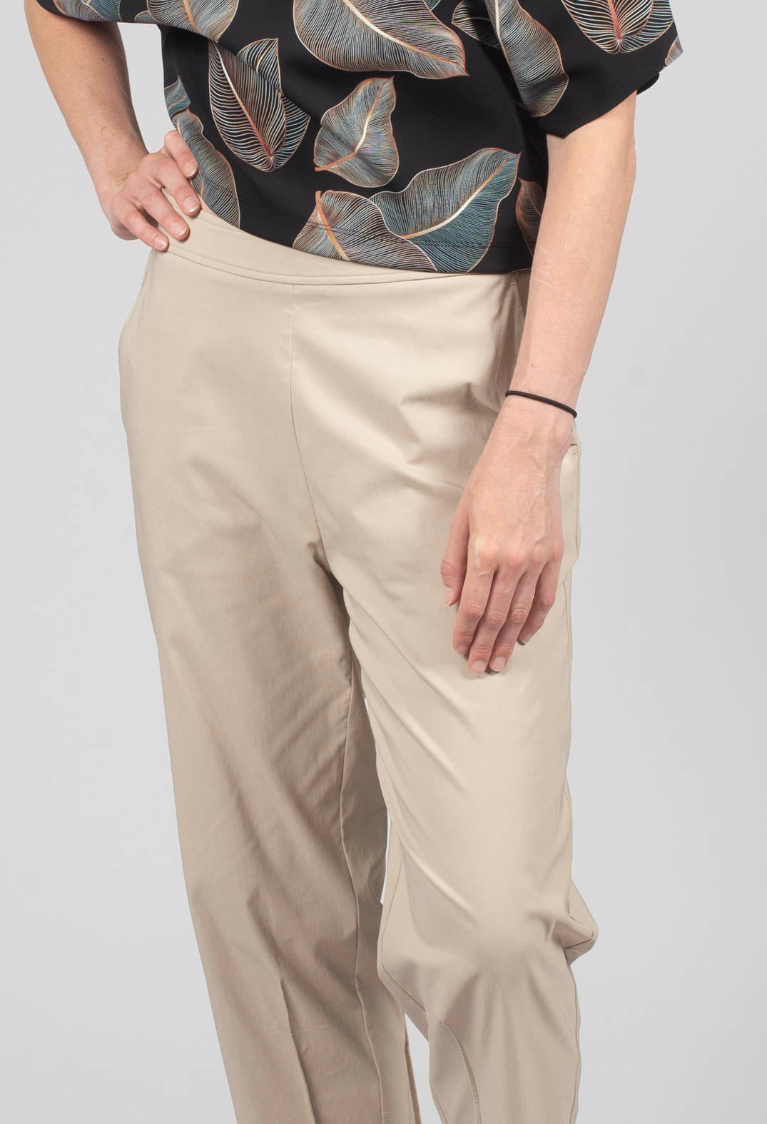 Opik Pants in Sand Beige