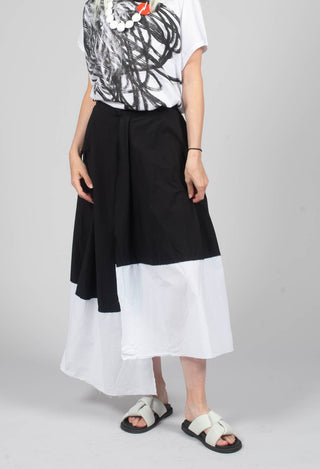 Uvik Skirt in White with Black
