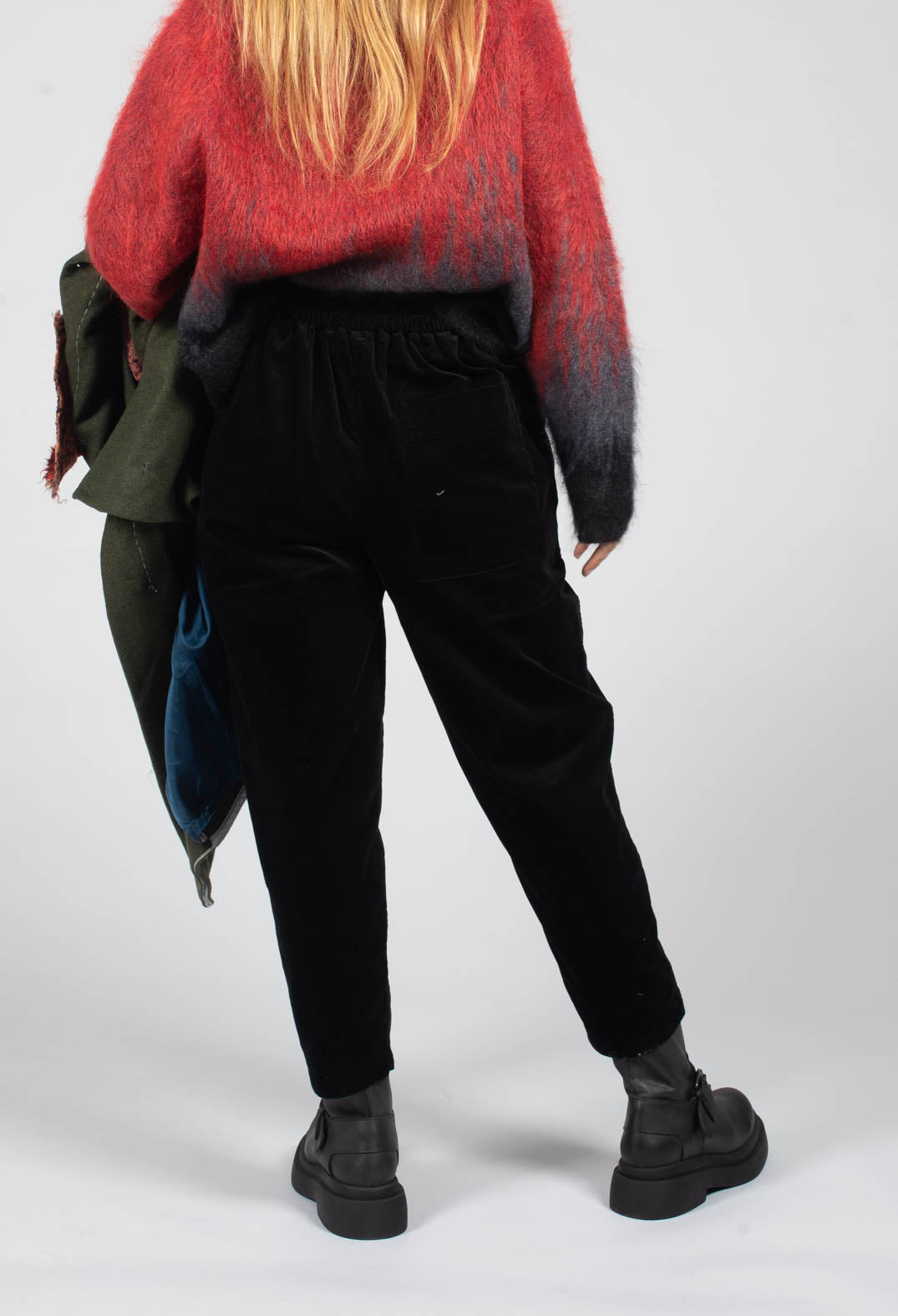 Terra L Trousers in Nero