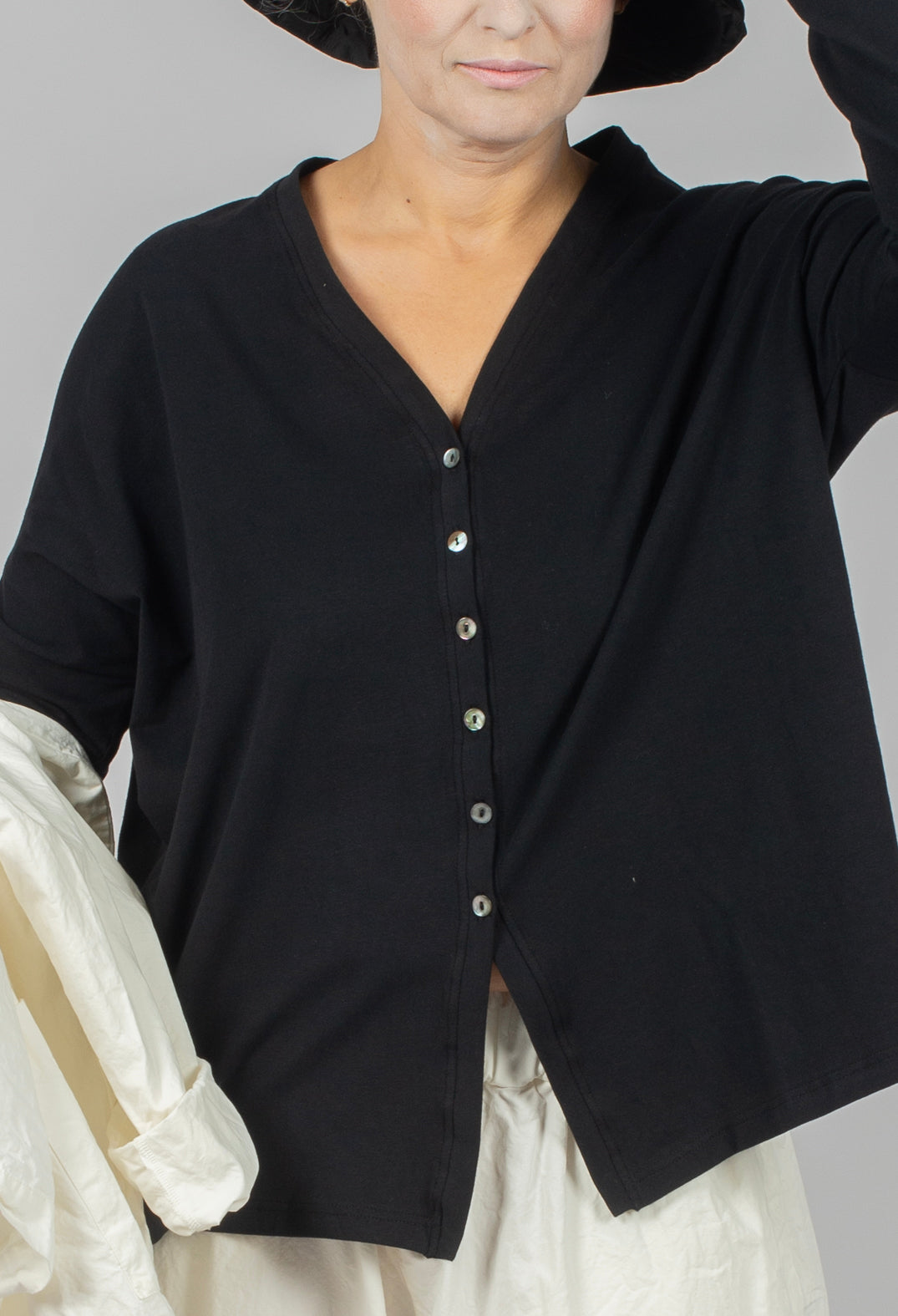Cardigan JS in Black
