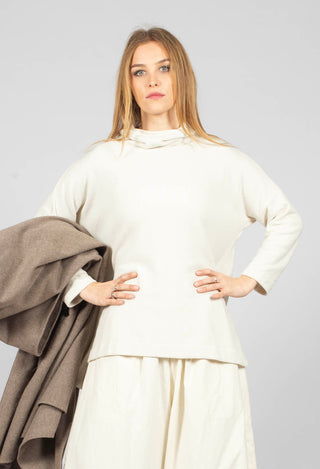 Dina Jumper  in Luna