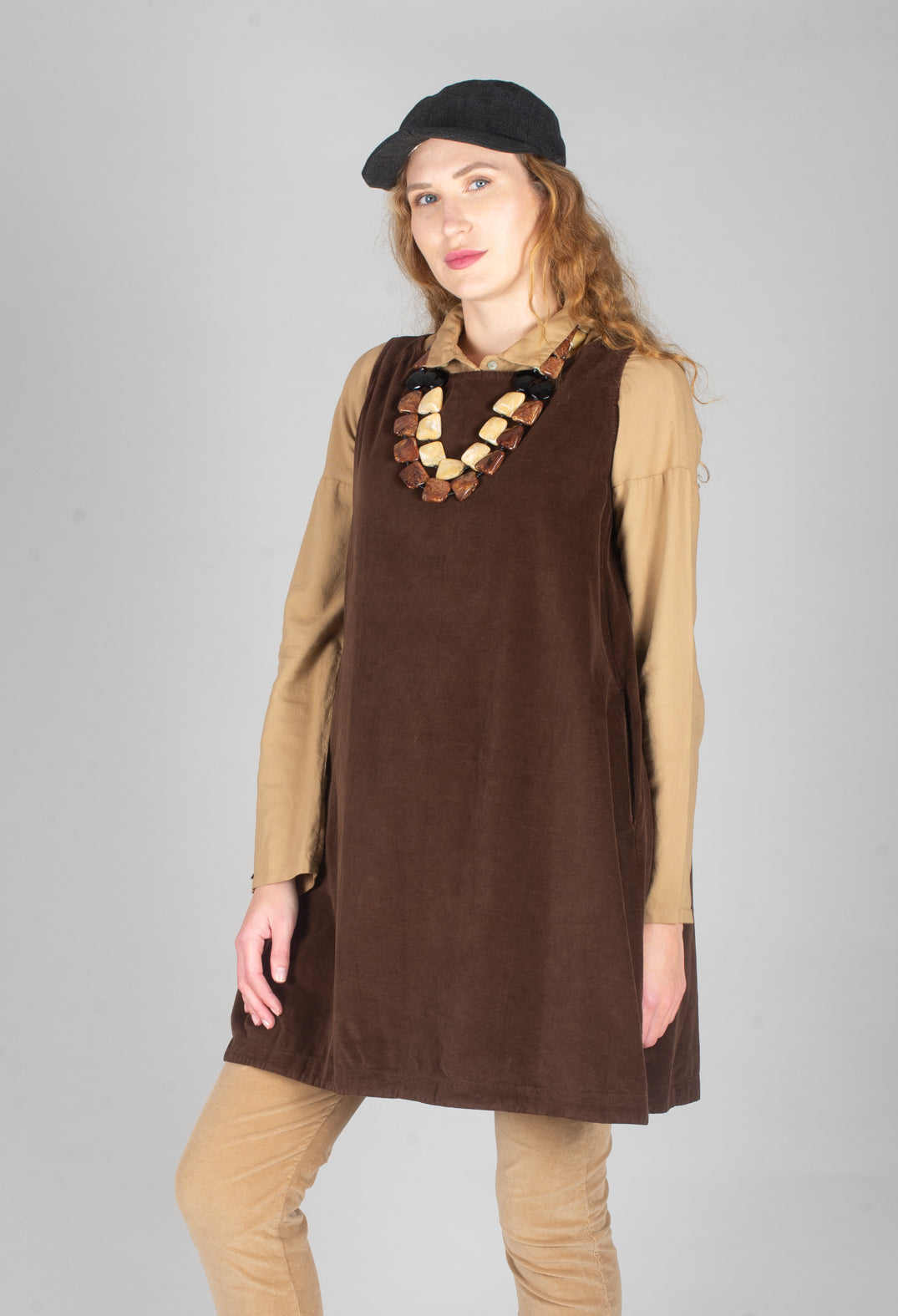 Sleeveless Tunic V in Coffee