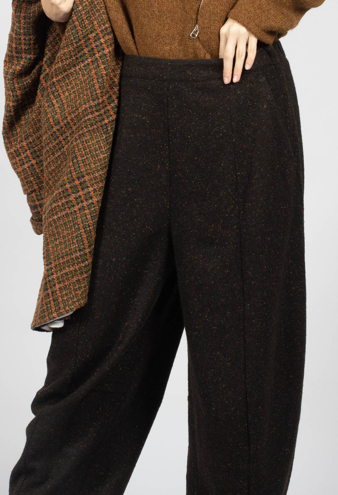 Natsuka Bottonato Trousers in Brown