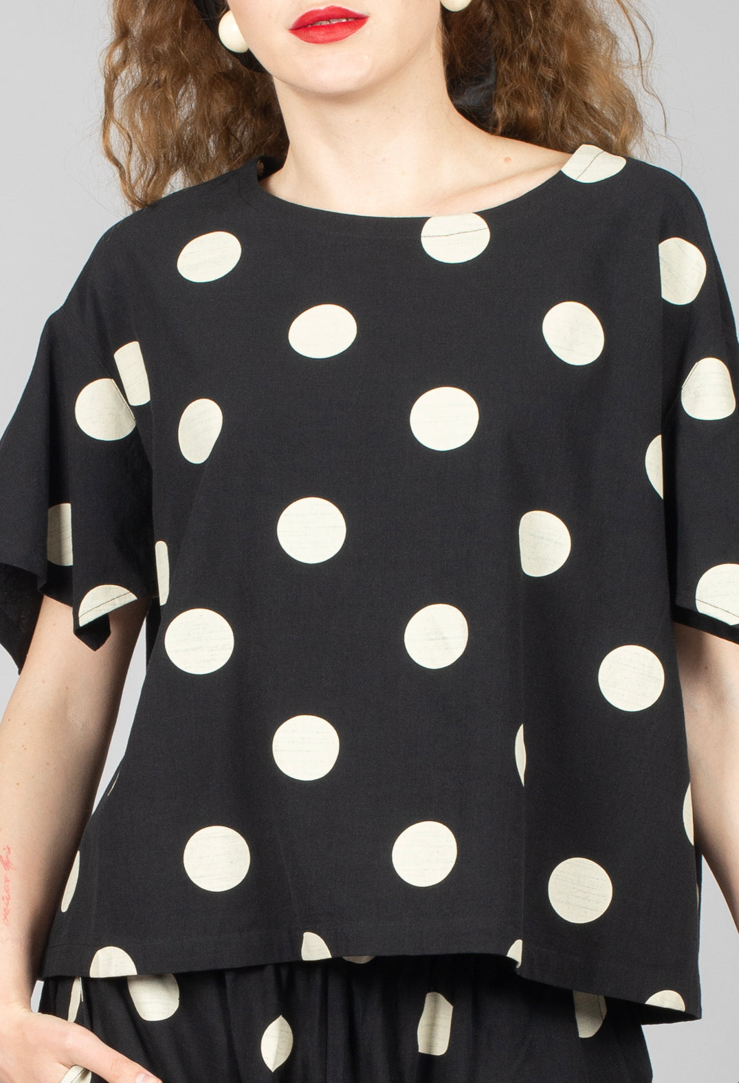 Spotted Short Sleeve Top in Black