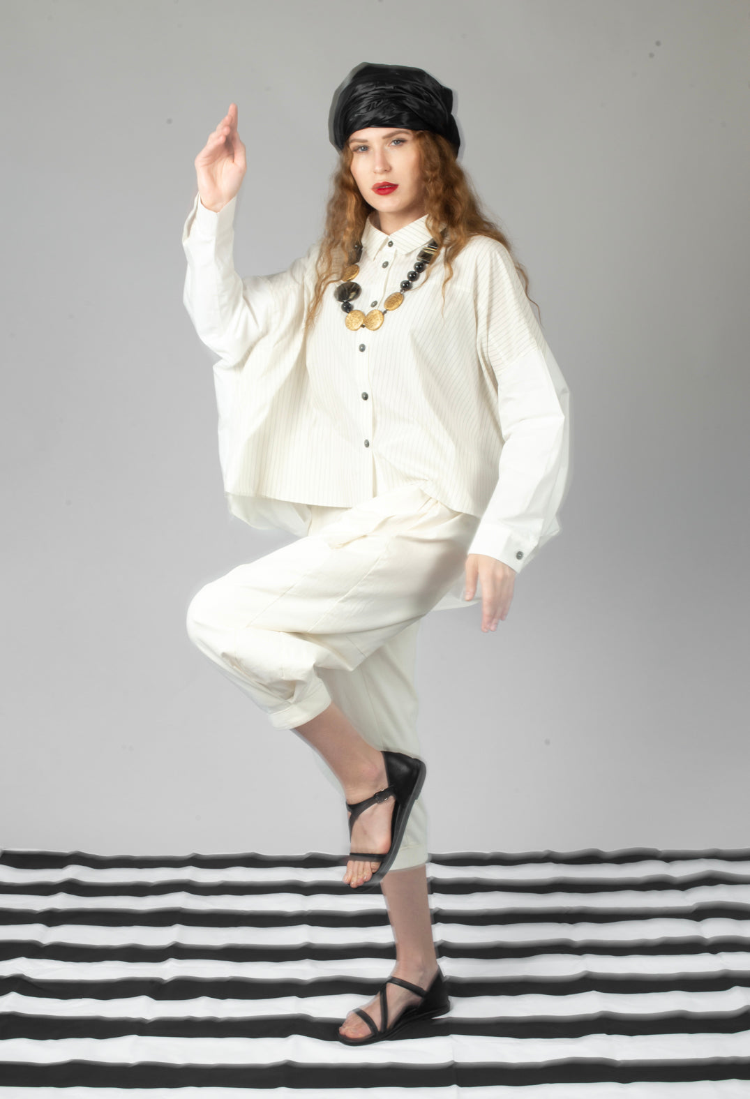 Turn Up Trouser in Cream