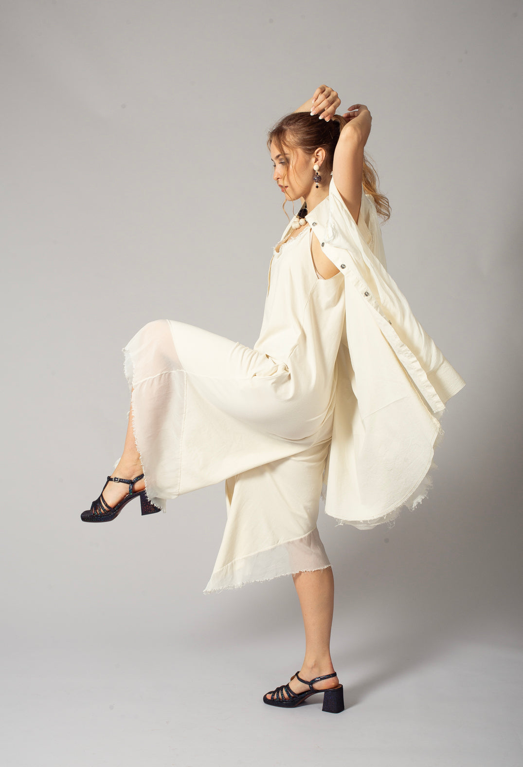 Sleeveless Shirt in Antique White