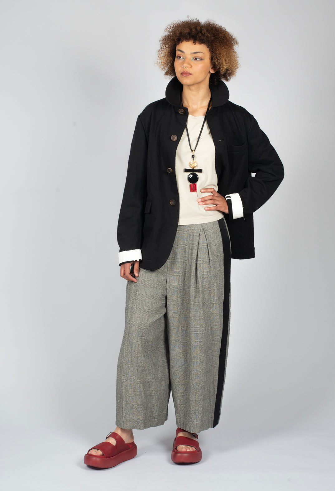 Cropped Trousers in Black and White