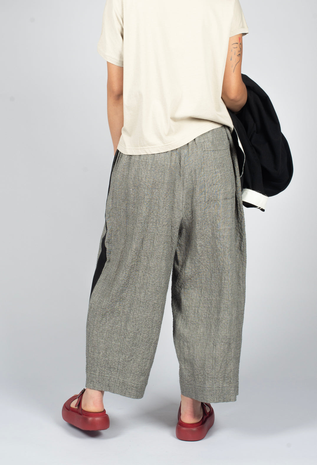 Cropped Trousers in Black and White