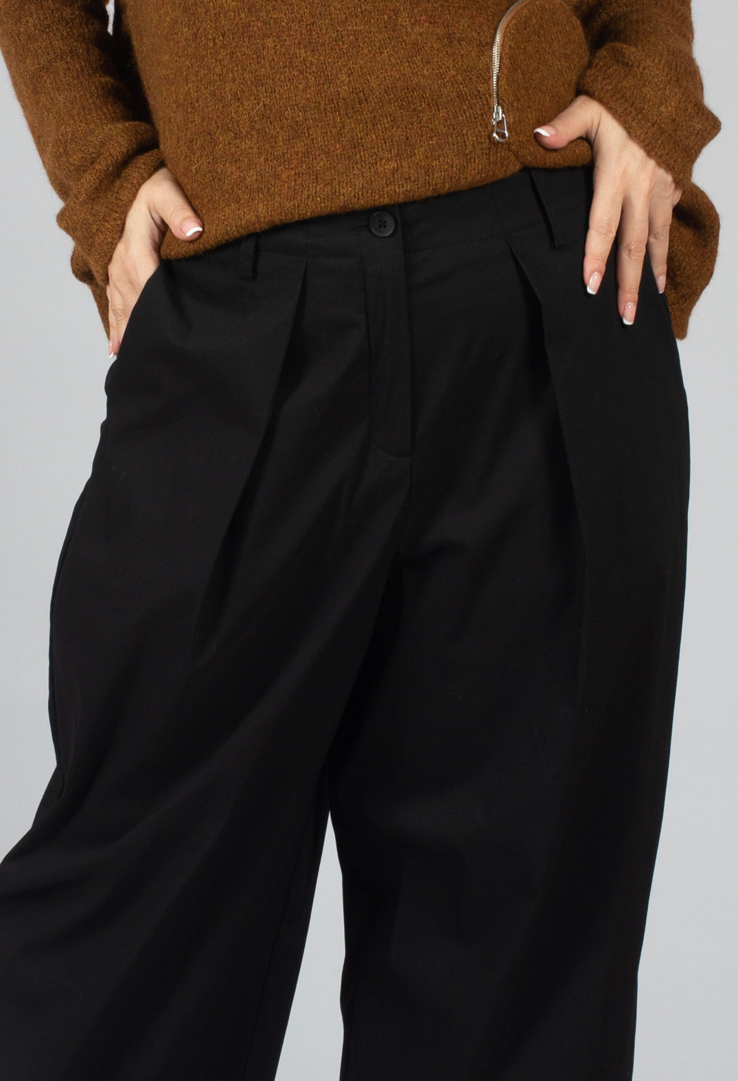 Beat Trousers in Black