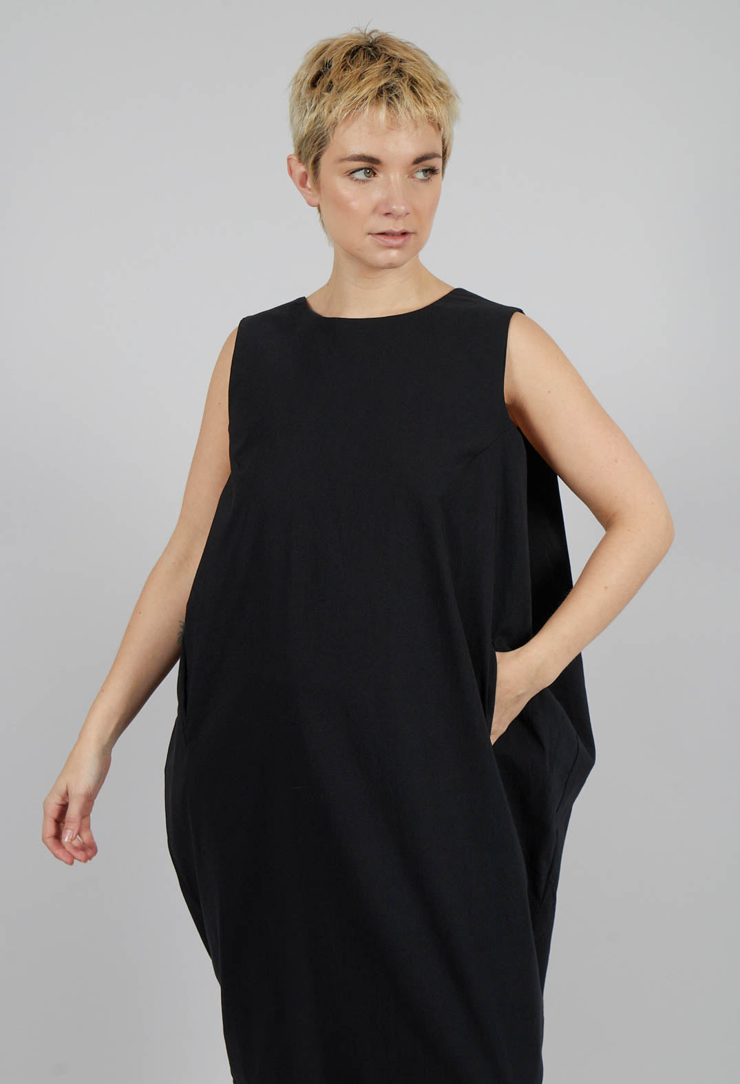 Loose Sleeveless Tunic in Black