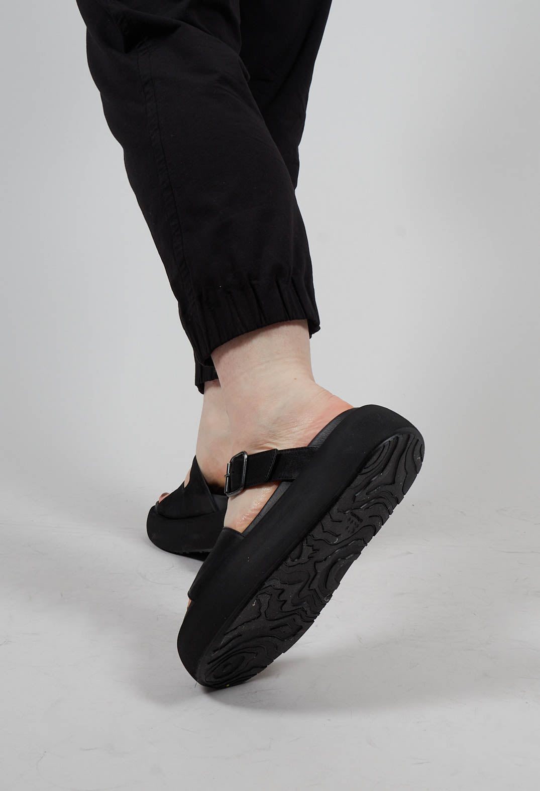 Double Strap Sandals in Gasoline Nero