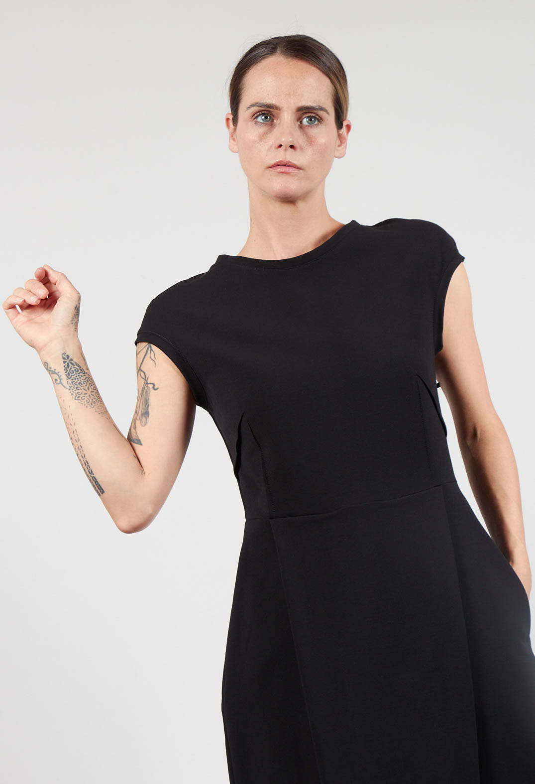 Dress Anda In Black