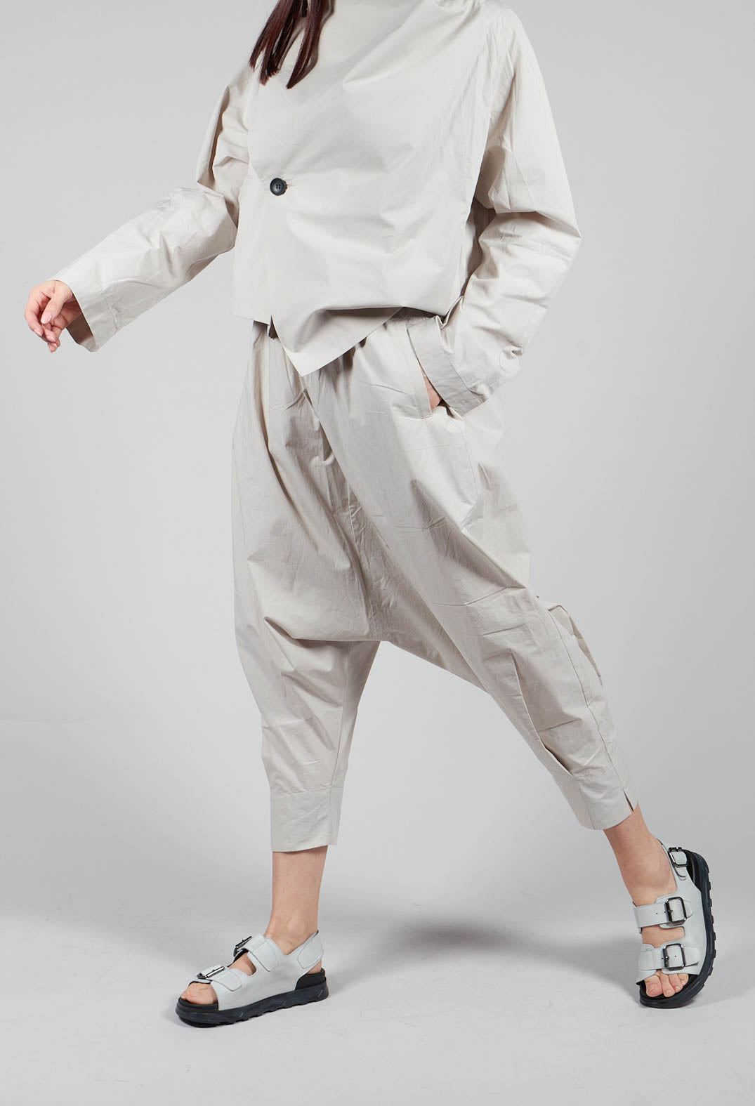 萌　MOYURU Moyuru Drop Crotch Trouser in Grey | Olivia May