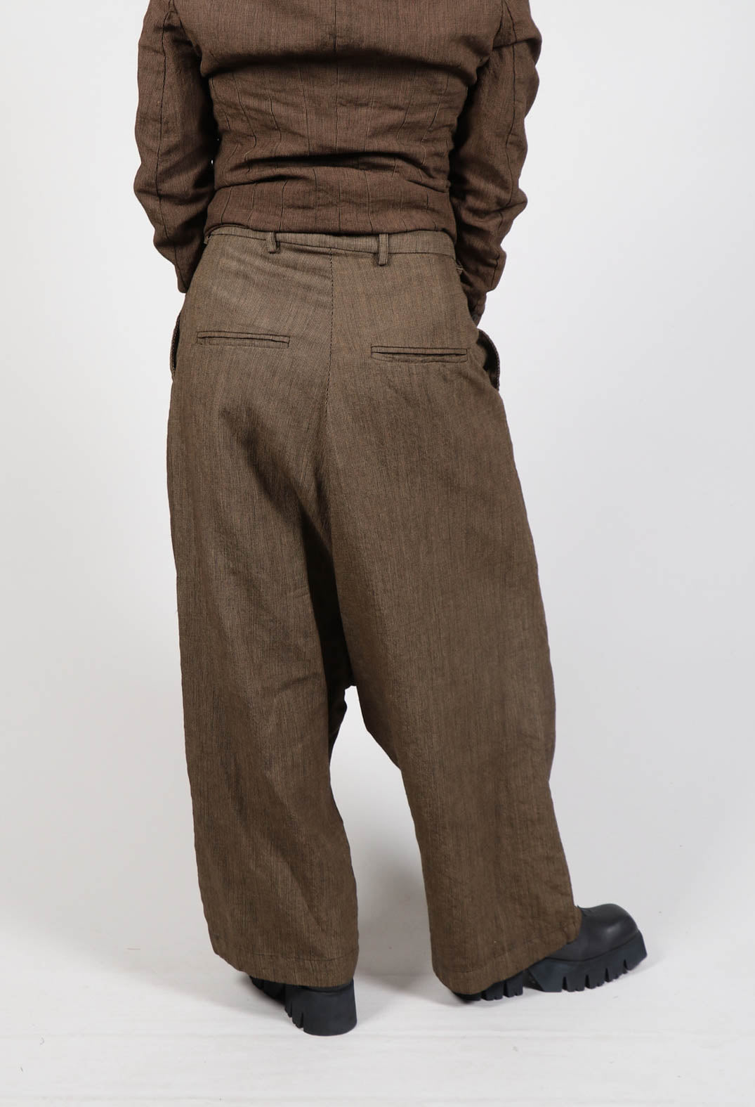 Drop Crotch Wide Leg Trousers in Kaffee Check