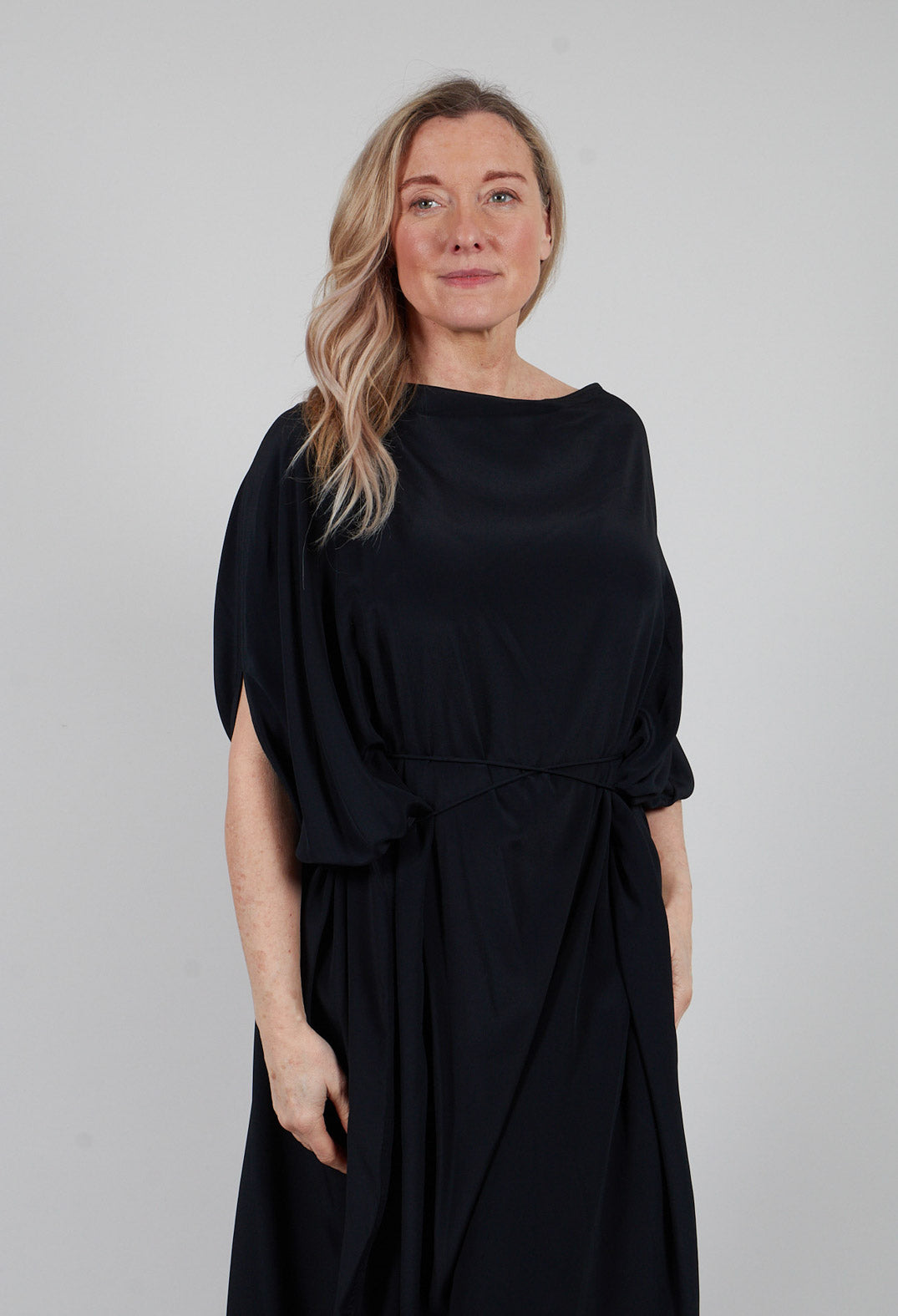 Drop Shoulder Dress in Nero