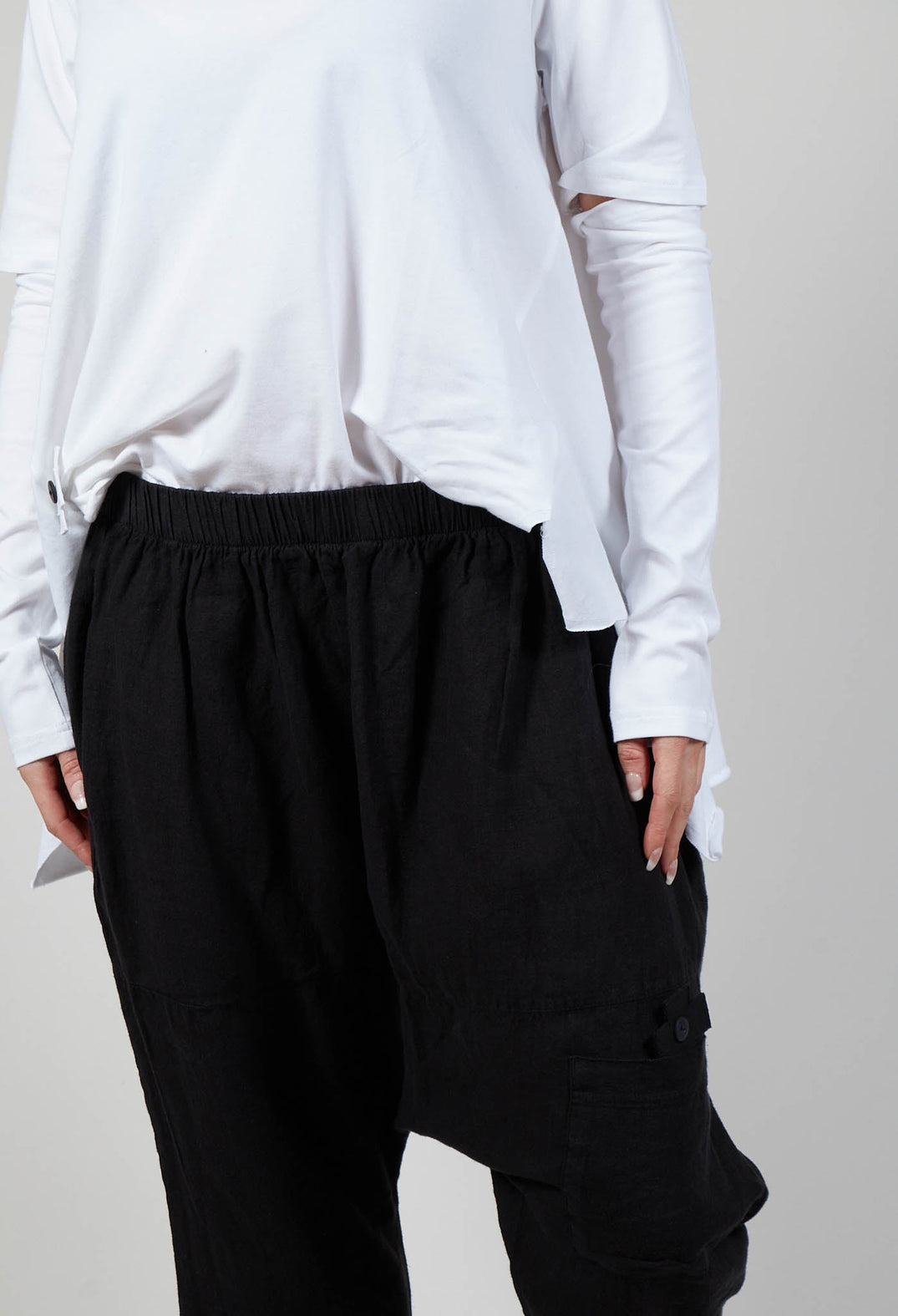 Dropcrotch Trousers in Black