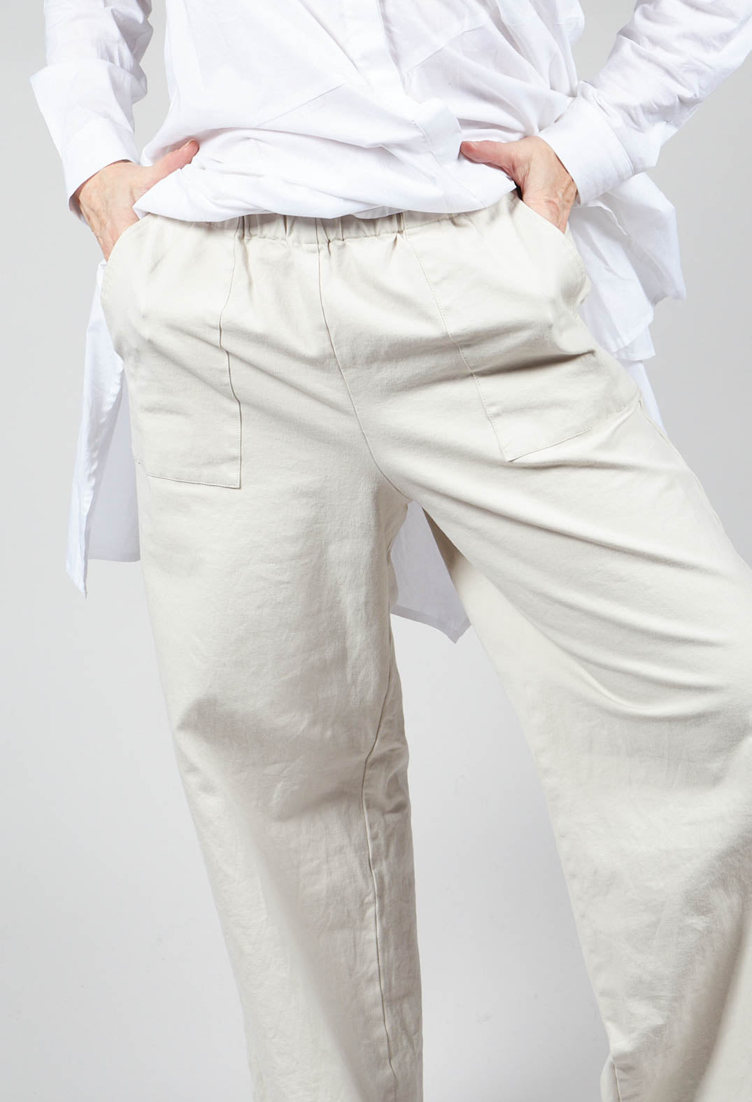 Kafallt Trousers in Gefuhl Beige