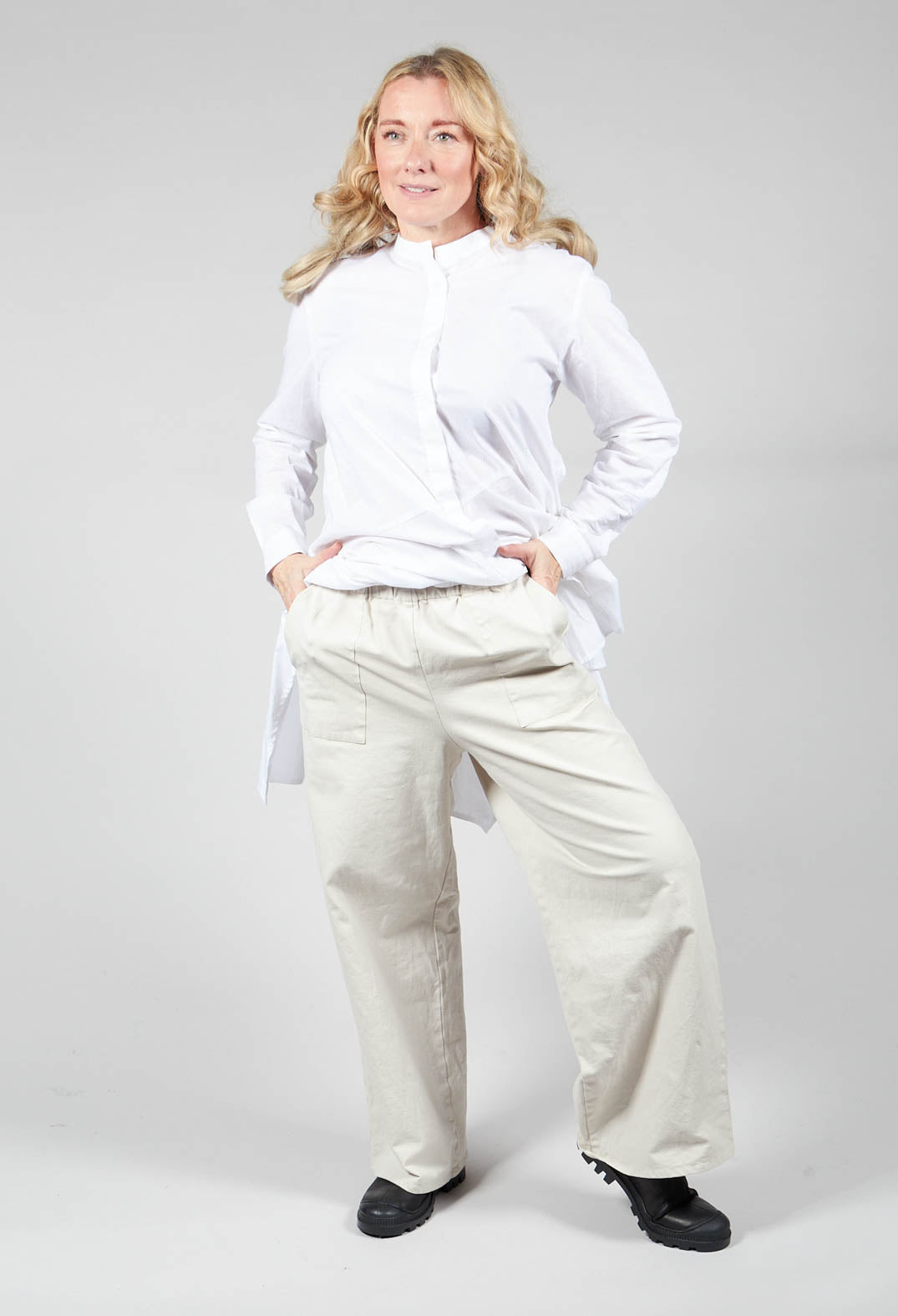 Kafallt Trousers in Gefuhl Beige