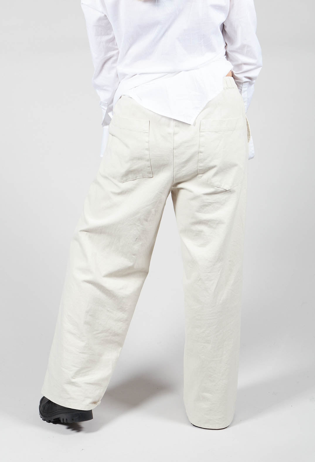 Kafallt Trousers in Gefuhl Beige