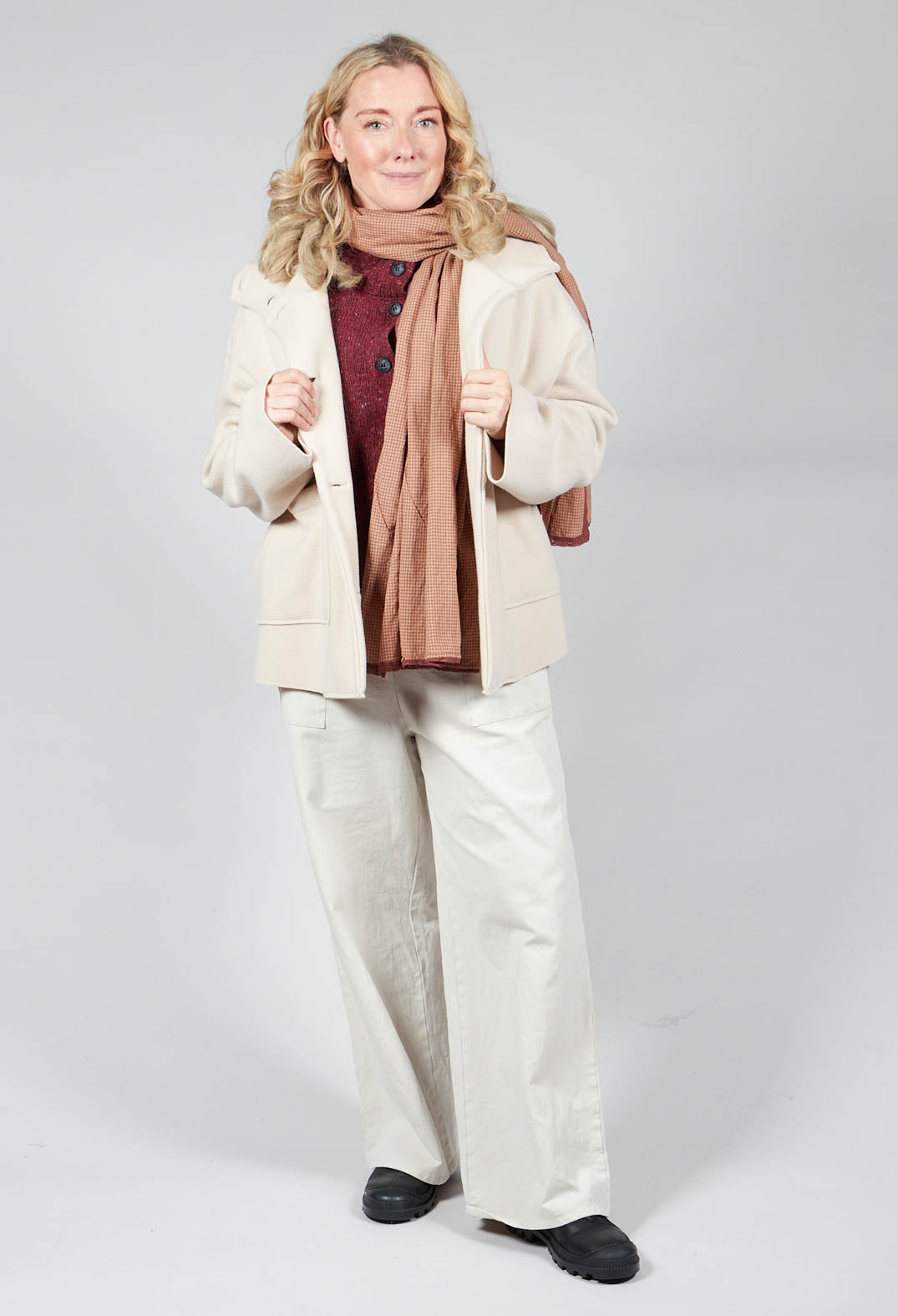 Kafallt Trousers in Gefuhl Beige