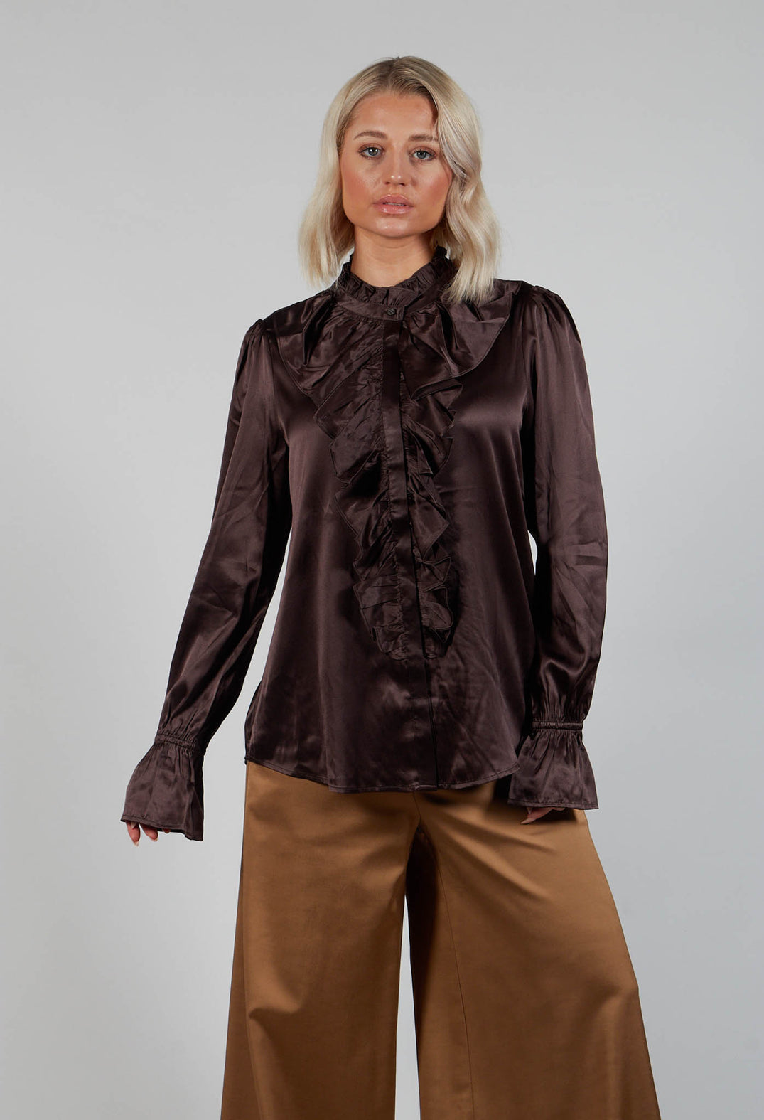 Ingeborg Shirt with Ruffles in Chocolate