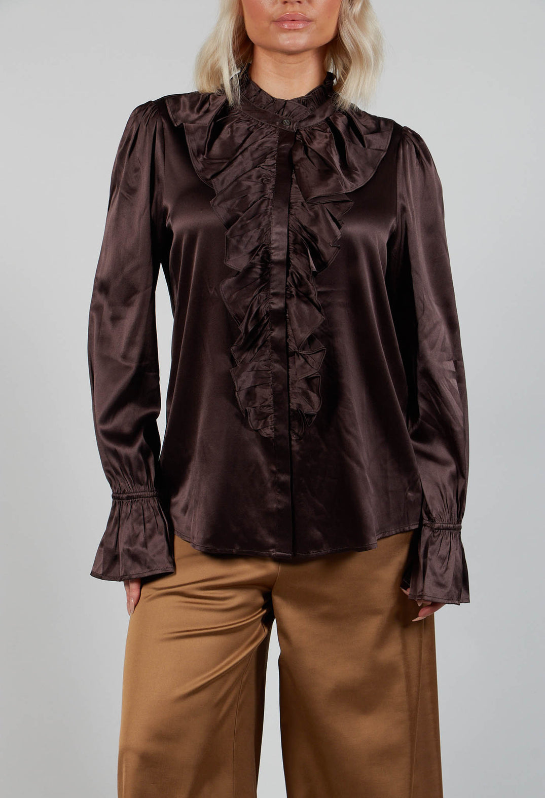 Ingeborg Shirt with Ruffles in Chocolate